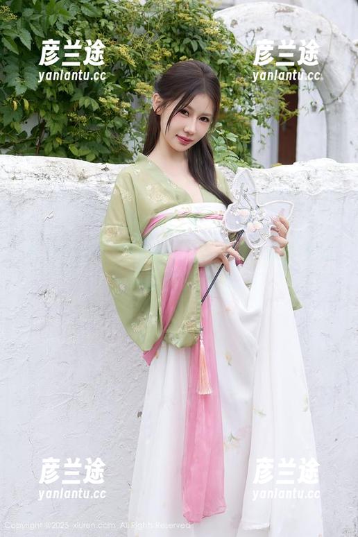 秀人网-九千柒柒 秀人网 - 九千柒柒的棉袜写真,温暖与好奇同在的碰撞