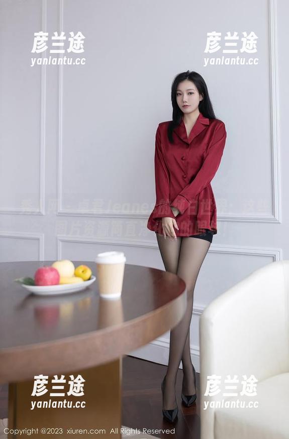秀人网 - 卓君Jeanes的纯白世界：这些图片资源简直净化你的眼球！