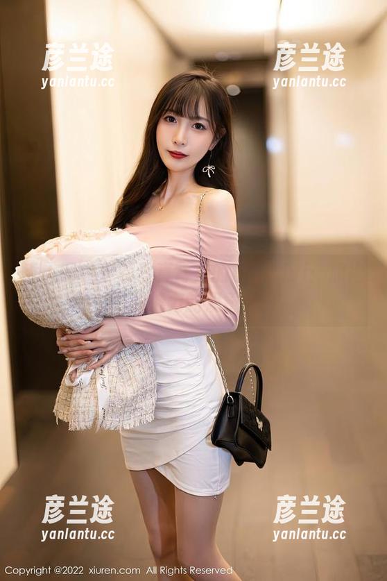 秀人网-慧敏Vivi 秀人网 - 定制写真背后的慧敏Vivi:旗袍和魅力的双重奏