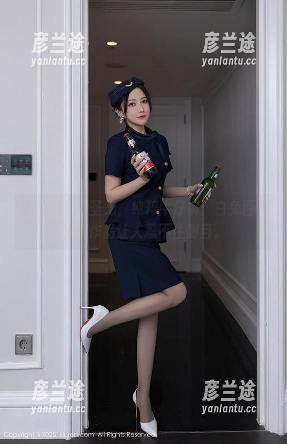秀人网-白兔西希 秀人网 - 无圣光,纯粹牛仔裤:白兔西希的新作品让人忍不住侧目。
