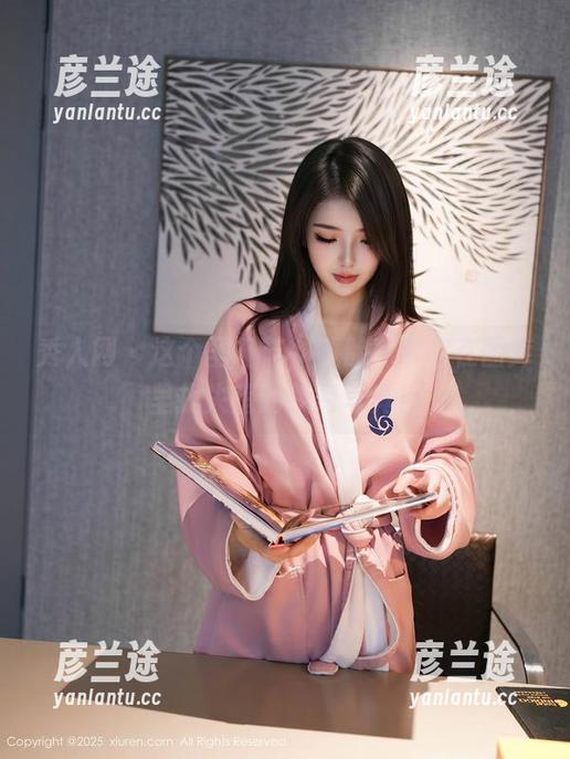 秀人网 - 这个圣诞节，黄歆苑带你在图库里找失落的梦幻写真！
