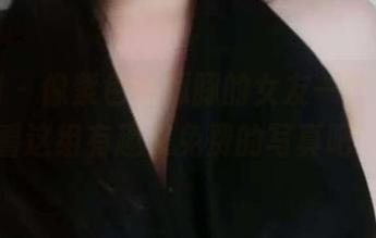 微密圈 – 像紫色哒豚豚的女友一样，来看看这组有趣又免费的写真吧！