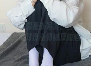 绮梦摄影 – 露露最新写真：当圣诞树遇上时尚，绝对没看到树顶的尴尬！