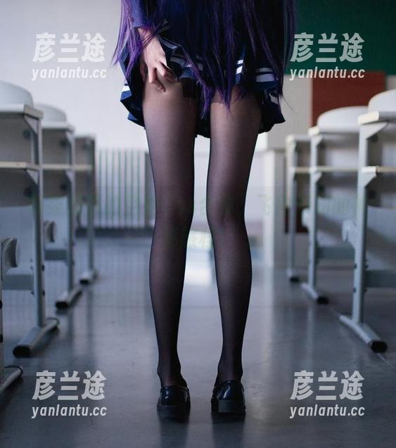 翎柒菜菜的空姐Cos合集，飞向未知的神秘旅程！