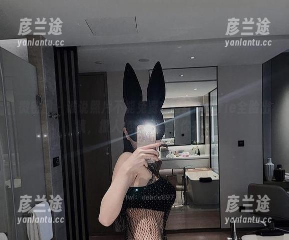 脸红Dearie 微密圈 - 谁说照片不能免费?脸红Dearie全脸出镜,撩人免费写真等你来!