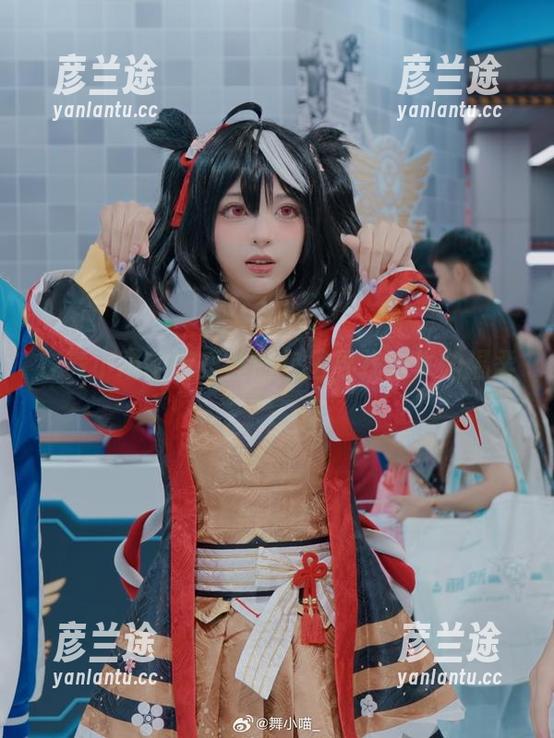 舞小喵 在舞小喵的裤里丝图包里寻找遗失的温柔