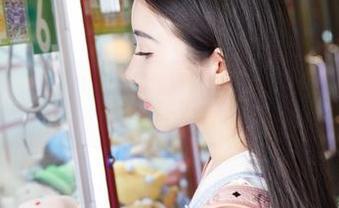 蜜桃社 – 萌美Moemi的秘密写真资源：可爱得让人心动，但却也有点套路。