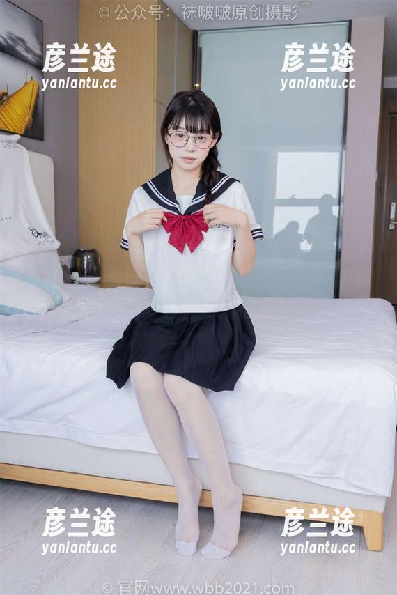 袜啵啵-甜甜圈 袜啵啵 - 黑丝(脚尖微加固款)——甜甜圈的私拍图包,仿佛在云端漫步