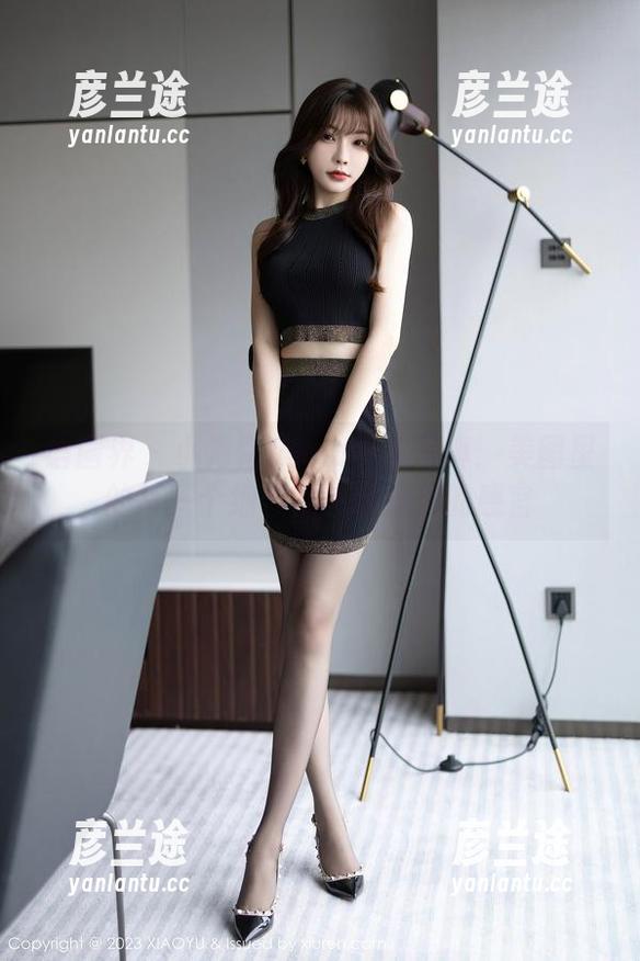 语画界 - 小海臀Rena白丝写真：美图里的每一个细节都在挑逗你的感官