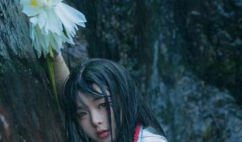 翻开阿寨寨的体育课后写真全集，让每一个动作都变得意味深长！