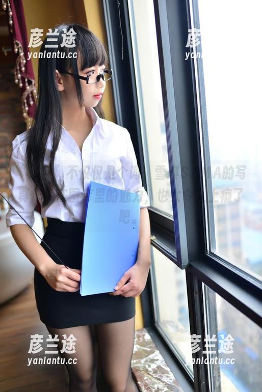 雪琪SAMA “镂空”不仅仅是个词,雪琪SAMA的写真作品在图库里的魅力,也太令人上瘾了吧。