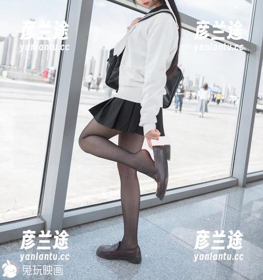迷失在雪琪SAMA的定制校服作品里，心跳加速又想溜走！