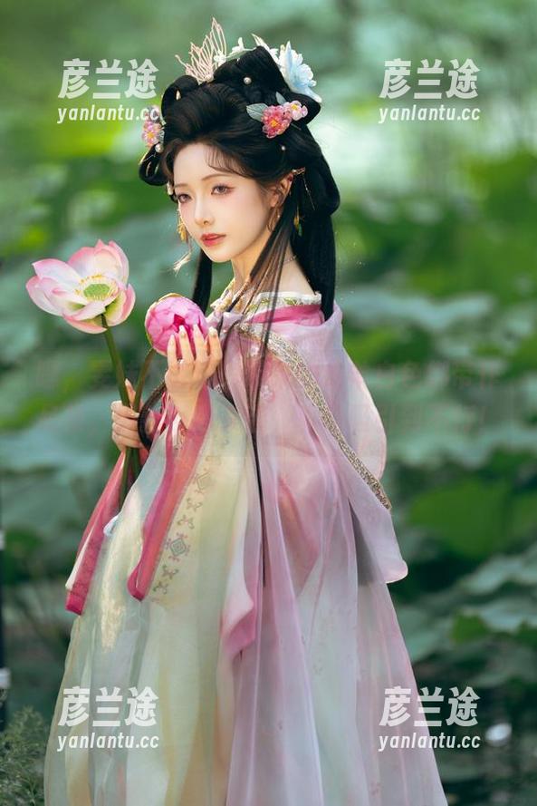 雯妹不讲道理 嘿,雯妹不讲道理带来的绵羊白色绑带作品集,最新系列来袭,真是吸引到不行!