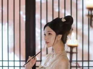 护士露儿大魔王：写真集里的光影治疗资源，愈合你干枯的心！
