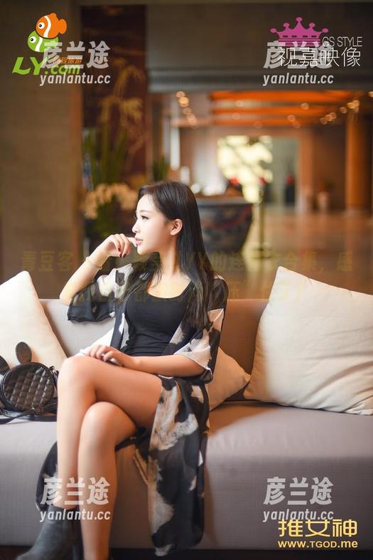 青豆客-颖莹儿YY 青豆客 - 看!颖莹儿YY的连体衣合集,感觉我自己都被时尚“压”住了!