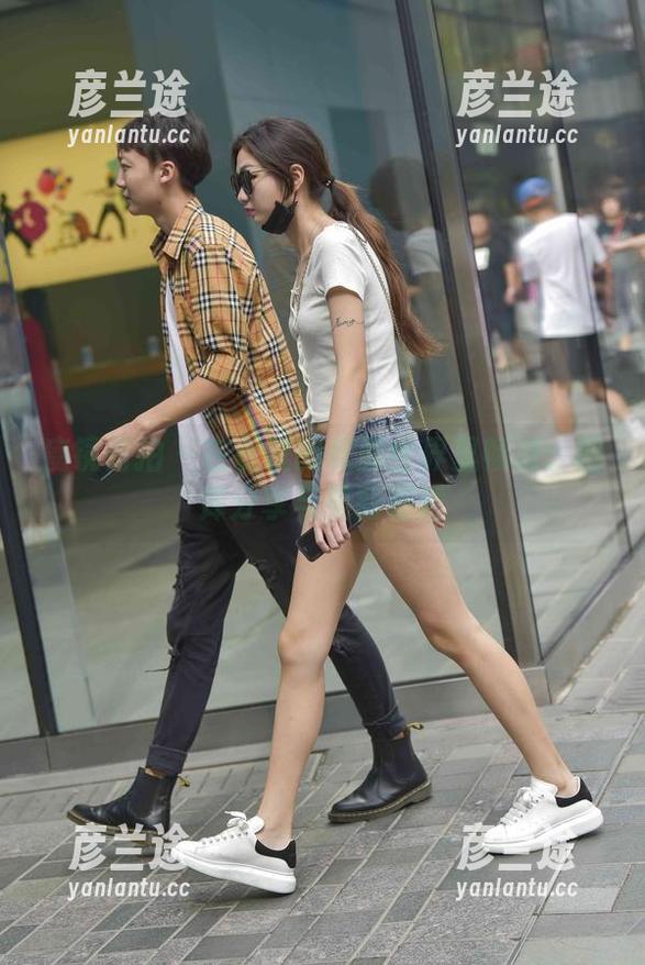 魔镜街拍 - 在曼曼的和服世界里畅游：图库分享与美丽邂逅