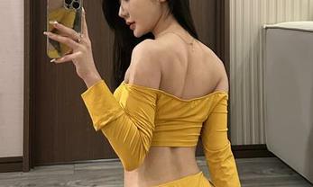 微密圈 – 看了黎允熙baby的美足套图，下载后也许你会开始思考人生的意义，或者脚的意义？